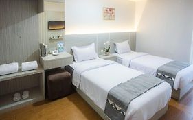 parade inn kendari